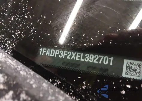 2014 Ford Focus Se z USA, uszkodzony, nr VIN 1FADP3F2XEL392701